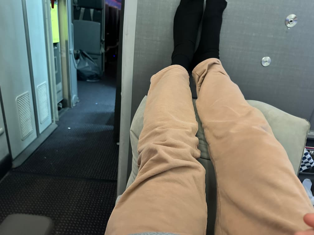 Foto do progresso no dia 58 da recuperação do joelho, após um voo longo e retorno para casa